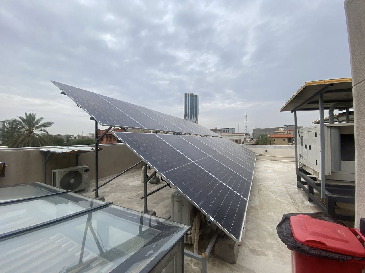 منظومة ٦٠ أمبير منزل في الجادرية حيث برج زها حديد 

انفيرتر سولارماكس سانكسيل الصامت كليا ٦ كيلو عدد ٣ 
Solarmax Sinexcel inverter 6kw 
بطارية سولار ماكس هايلي ١٥ كيلو عدد ٦ 
Solarmax Hailei lithium battery 
الواح جنكو ٦٢٠ واط عدد ٣٢ 

مع سولارماكس Solarmax بالك مرتاح اداء مميز ضمان اكيد 

@topfans
@followers
@highlights 
@fans


**إذا كنت صاحب هذا الإعلان وتريد حذفه لأي سبب، رجاءا أرسل رسالة إلى الدعم الفني**