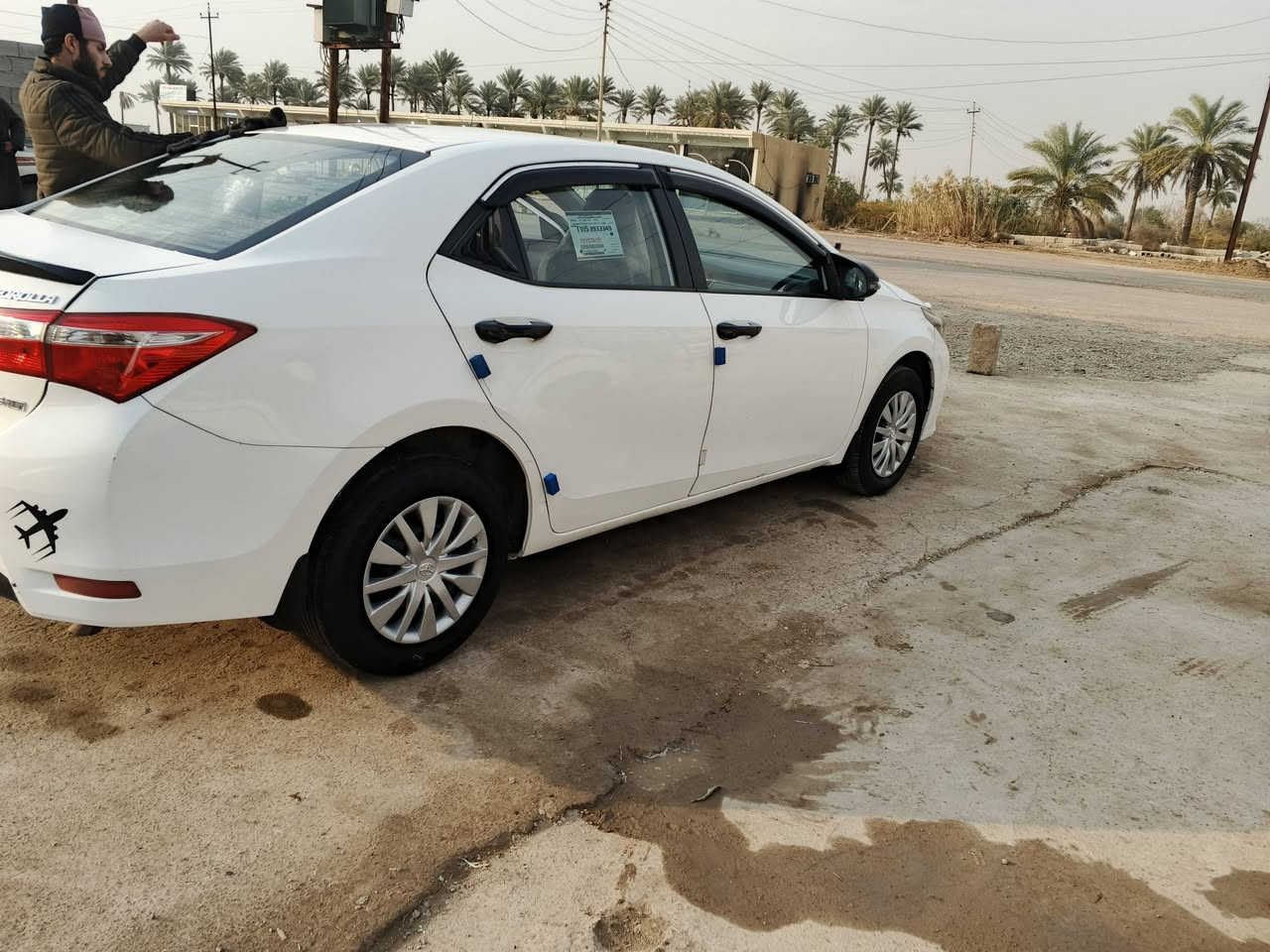 السلام عليكم
كورلا موديل 2015
السياره نضيفه ما ناقصه اي شي شغل ومشي
رقم الهاتف ***********
