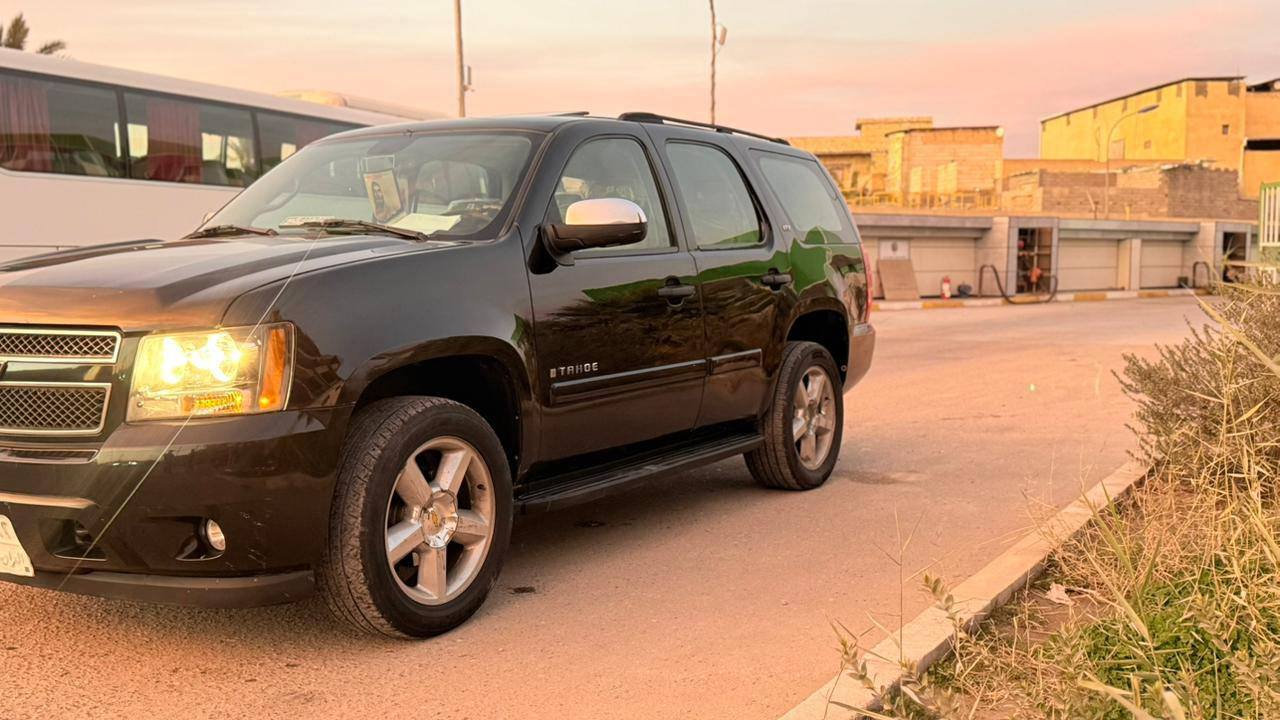 السلام عليكم
 تاهو 2010ادوات فول مواصفات متوم شرط الحاسبة وحتى واجهت مسويلها رقم سليمانيه سنويه 2028 
يله تخلص شرط مكينه وكير تشلع شلع حداده تخم تاير 
سياره توني مدخلها ويل دنكه
السياره جديده بمعنه الكلمه دخول جديد 
فول1/1 LTZ 
كفاله عامه VIB كشنات منفصل
 داخل  ملكي جلد اسود
 كشنات الخلفيه قلاب 
فتحة سقف منضومه زنون شرط نهار 
جنطه كهرباء سنتر لوك كلها بلاد 
 مري شفط اشاره وهيتر بلمري
تبريد تلث قطع كله شغال 
حجرات بيئه موجوده 
ويل كب بلاد 
السياره مكفوله دوله وعشائر وانتربول 
گير مكينه حداديه تدفئه تبريد  كله مكفول 
العنوان البصره قضاء المدينه 
السعر 83 وبيها مجال بسيط مجالها بسيط 
هاتف ‏‪‏‪0771 782 4780‬‏
***********
