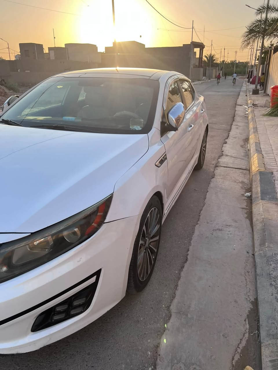 اوبتيما 2014 وارد امريكي فول مواصفات 1/1 محرك 2400تيربو ضربتها  خفيفه كلش بالجاملغ  سياره بعدها جديده تحكم بالاستيرن شاشه حجم كبير كشنات تدفئه وتبريد تشغيل بصمه حساسات اماميه خلفيه دبل بانوراما مرايات شفط مثل ماموضح بالصوره سياره خير من الله سعرها (120) وبيها مجال قليل. للاتصال ***********
