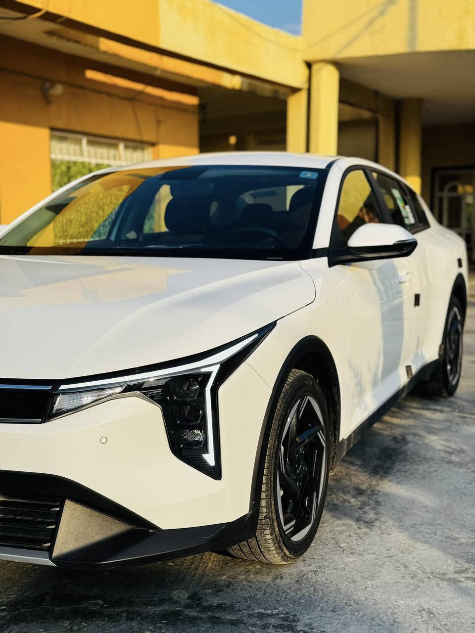 سلام عليكم 
سياره كي 4 خليجي 
موديل 2025 سياره بعدها جديده ماشيه 4000 محرك 2000 دوش سياره فول مواصفات عده تنته قطعتين تبريد ويل 17 حساسات امامي خلفي سياره بصمه تشغلين عن بعد  سيارة على وضع شركة بشرط دهن مال شركة ما مبدلة ضمان شركه 5 سنوات السعر 198 بيها مجال بسيط مكاني بغداد المدائن الاستفسار على الرقم ***********
