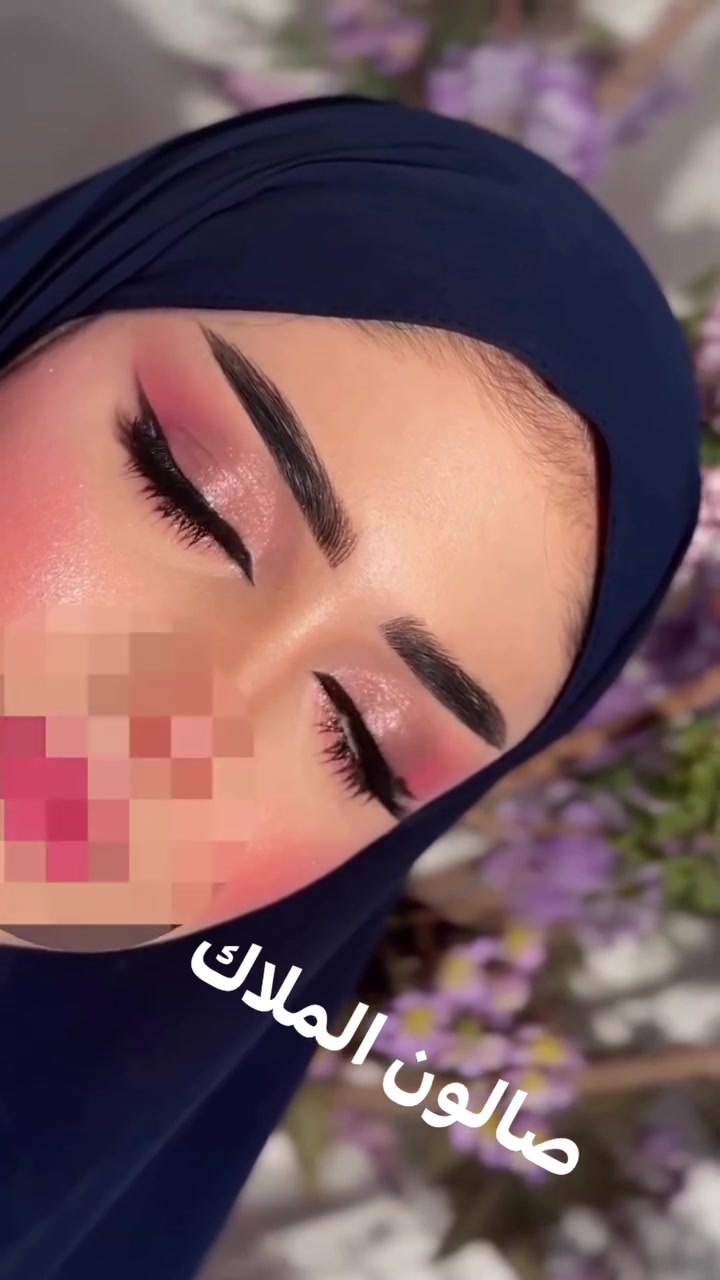 كربلاء الحسينيه قرب مدرسه سامراء جمال ونضافه الميكب فقط يم صالون الملاك للحجز ***********
