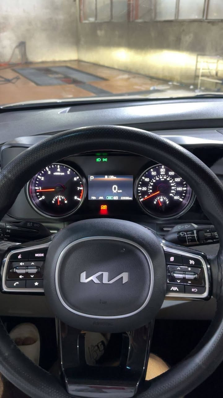 السلام عليكم
كرنفال موديل 24 جديده كارتون جاهزة من كل النواحي 
رقم خصوصي اخت الزيرو ماشيه 13الف 
السعر 290ورقة 
***********
مكانه الرمادي
