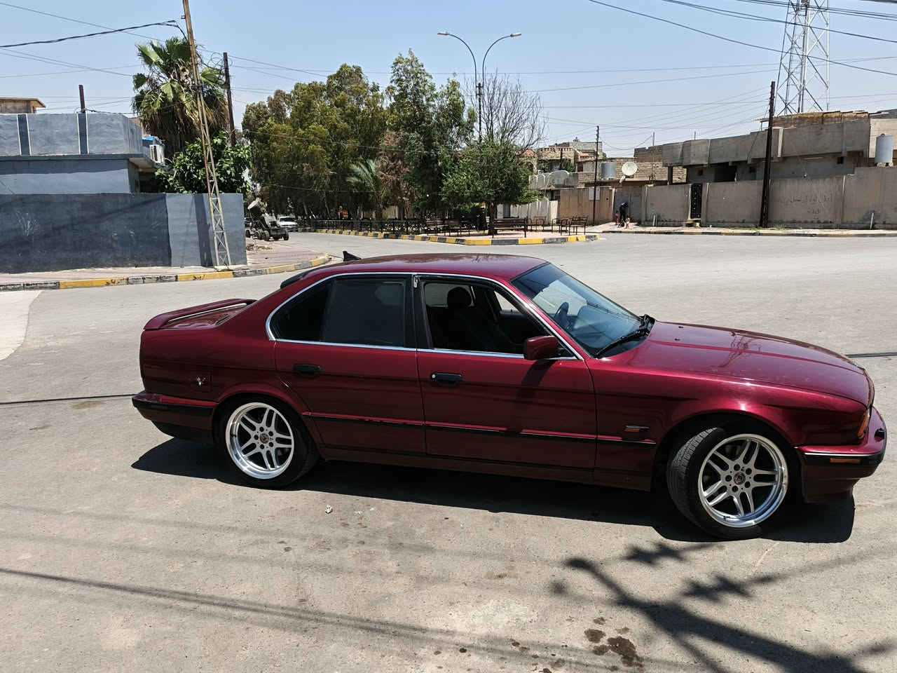 525i
محرك كبس 
موديل ٩١
گير توماتيك 3 وضعيات
ماببها ضرر نهأئيا بلادي فقط رش جمالية 
سيارة بلادية مابيها تلزيك  
رقم نينوى دولي

سعر 62 . 
***********
