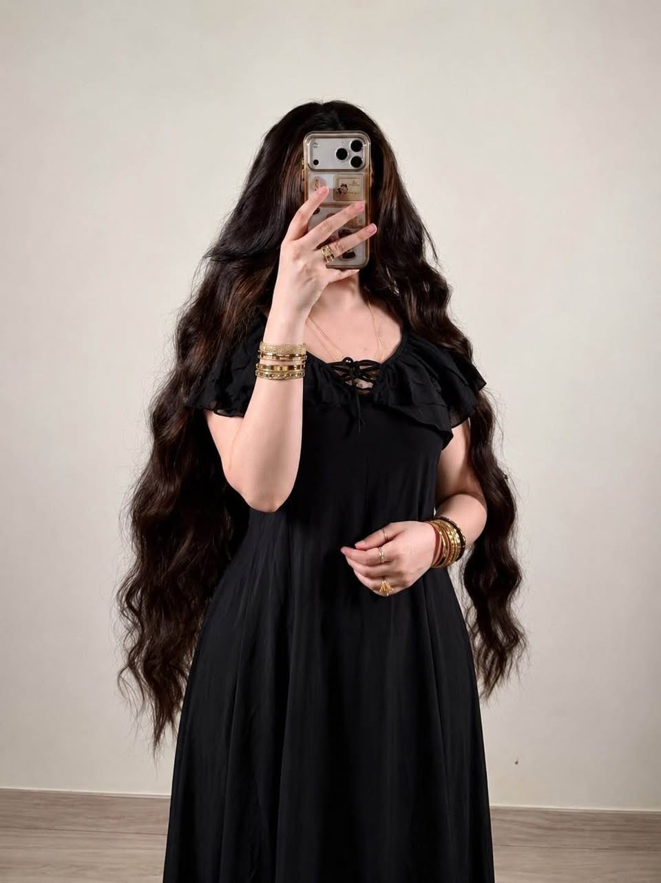 دشداشة بسواد فاحم ملكي 🖤🖤

تصميم ناعم ومرتب يبرز الأنوثة بذوق راقي 🖤
قماش خفيف ومريح بقصة انسيابية تجنن ❤️ 

القياسات / فري سايز تلبس من وزن 50 الى 80 كيلو ✔️

🚘يوجد خدمة توصيل لجميع محافظات العراق ٤ الاف🚘 بغداد, العراق


**إذا كنت صاحب هذا الإعلان وتريد حذفه لأي سبب، رجاءا أرسل رسالة إلى الدعم الفني**