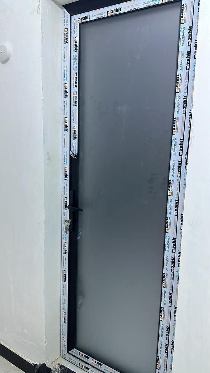 مشتمل سكن للبيع
المساحة:85م واجهة: 4،25م نزال:20م

بناء الفينات محدث بالكامل

يحتوي على كراج ومطبخ واستقبال وصالة
وغرفتين نوم وخدمات في الطابق الثاني 
وغرفة نوم سويت في الطابق الثالث

للاستفسار اكثر مراجعة مكتب الدار للوساطة العقارية او الاتصال على الرقم التالي 
***********
