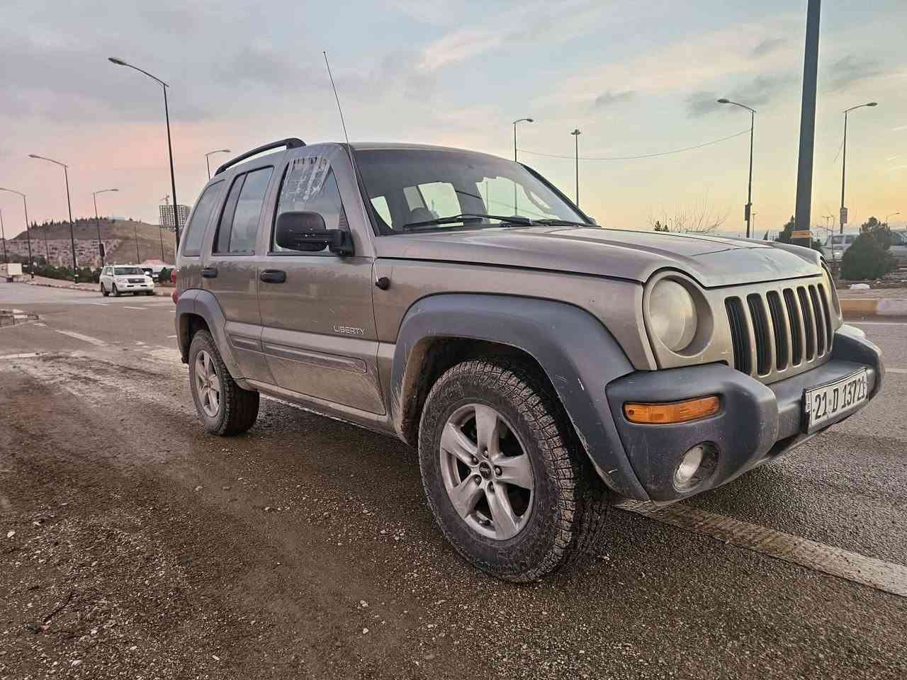 جێب لیبرتی مودیلی 2004 گێڕ ئۆتۆ ماتیک بێ لێدرن بێ سارد سەنەوی تازەییە تا2030 گێڕو مەکینەی بەشەرت سەیارە کە زۆرجوانە توندوتولە بی مەسروفە  دەبل ئەکسلی بەشەرت  سعر 85گەلاو مەعامەلەیەکی برایانە ژمارەی موبایل***********
