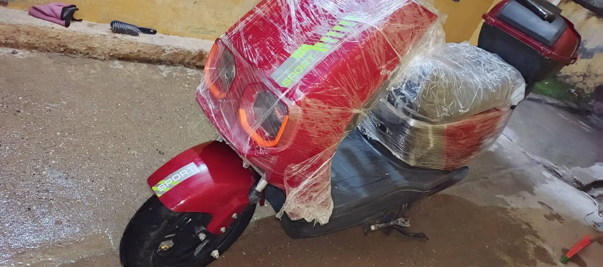 السلام عليكم دراجه شحن هاي هاي الصور مالتها السعر (600000) وبيها مجال ***********
