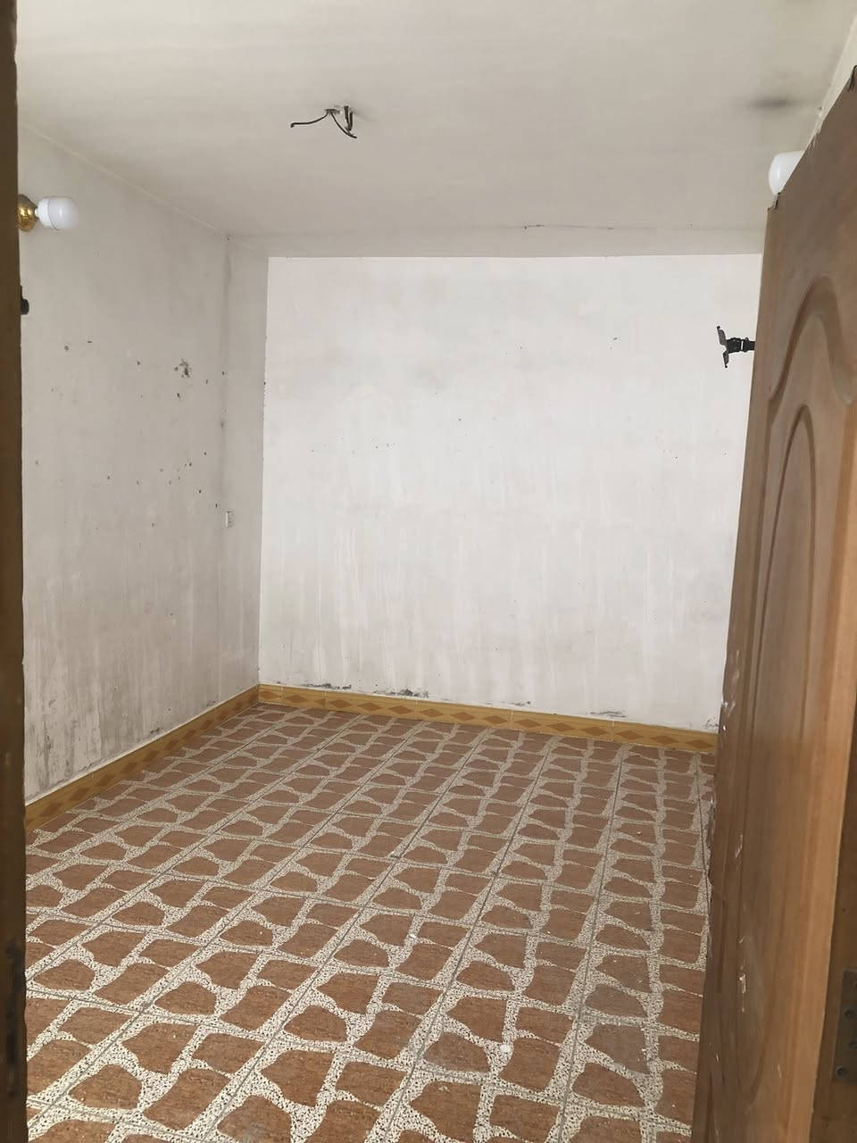 دار حديث للايجار جاهز من كلشي يحتوي على ثلاث غرف نوم واستقبال مع خدمات صحية فوك وجوه 
العنوان:الشعب العقاري نهايه شارع اسواق فدك
السعر:500 ألف
للاستفسار:***********مكتب الظلال للعقار
