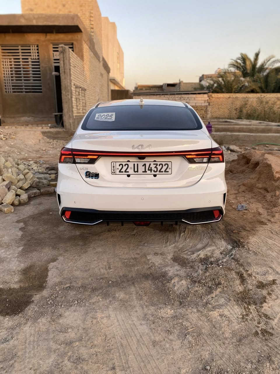 سلام عليكم .  للبيع فقط. K3. 2024               بيه قطعتين ول باقي كفاله عامه من الرصعه  ماشيه 20الف حقيقي.       بعدها على وضع الشركه اربيل بسم شركة شوره وكالة تحويل ماكو مشكلة السعر 127 مكان السياره النجف للستفسار ***********
