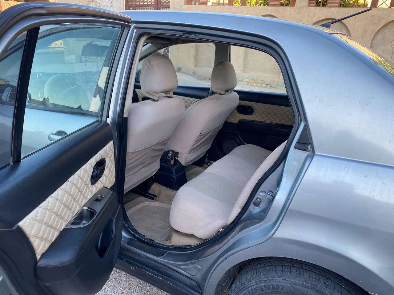 نيسان فيرسا للبيع 2011
هايدروليك كير جديد 
محرك على أيدي جديد 
تايرات كوري بعدها بالضمان 
باتري شركة ACDelco بعده بالضمان 
دسكات شركة دبلنك بعدها بالضمان 
دهن بريك جديد 
فلانجات مصفرة 
بنزات خلفية جدد
دبلات أمامي خلفي جدد + قواعد دبل 
مي راديتر زيتي + راديتر جديد + ولفات حماوة 
شريط ستيرين جديد اصلي 
بلكات جدد + فلاتر تبريد و شوته 

صبغ حزام بدون قمارة بدون تكم 
(كفالة من الجفية و الگلبة )
حادث أمريكا جاملغ أمامي عكس السائق 
و ربع بنيد 
و بالعراق جاملغ خلفي عكس السائق 
يحتاجلها زوج بك لايت سعرالزوج  ١٠٠ الف كصه 
٧٠ الف زوج التجاري  و صبغ دعامية خلفية 
السعر ٦٥ قفل 
تحويل مباشر بدون وكالة
***********
