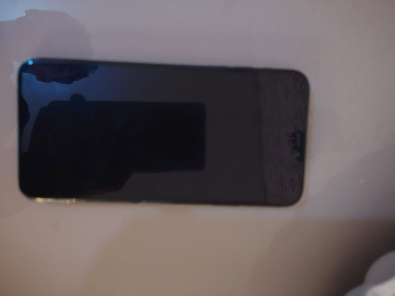 اسلام اعليكم 
ايفون 11 برو ماكس مبدل شاشه وبطاريه  ذاكره 256 بطاريه  100   شاشه 3 خطوط اصليه مع 
الضمان 
الرقم ***********فقط واتساب  
السعر 250 وبي مجال حك الجيه 
📍قرب بسمايه
