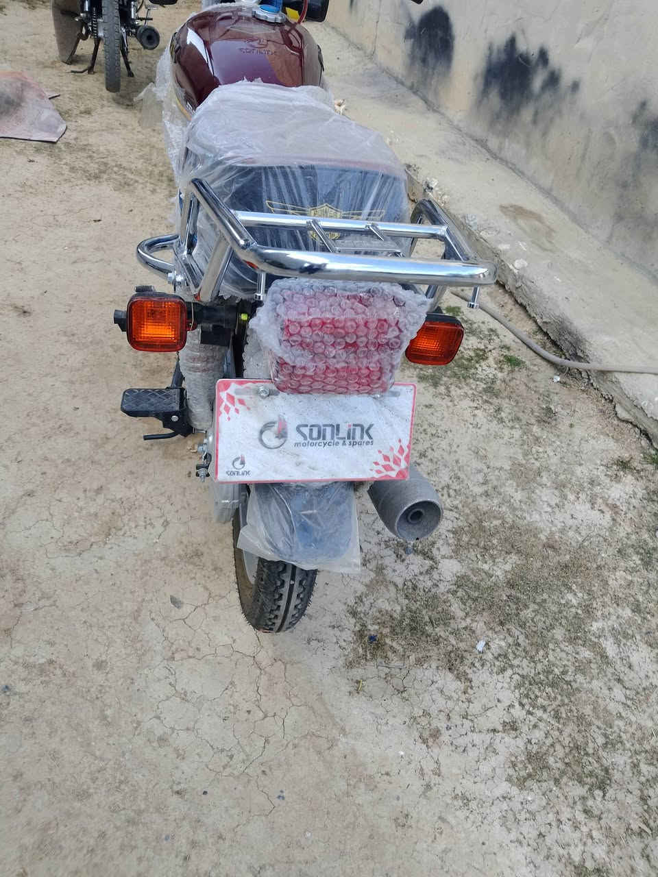 دراجه سونيك أصلي موديل 25 دراجه ماشيه يومين بعدها زيرو السعر ٧٨٠ أو بيها مجال قليل موجود خاص أو عل رقم ***********
