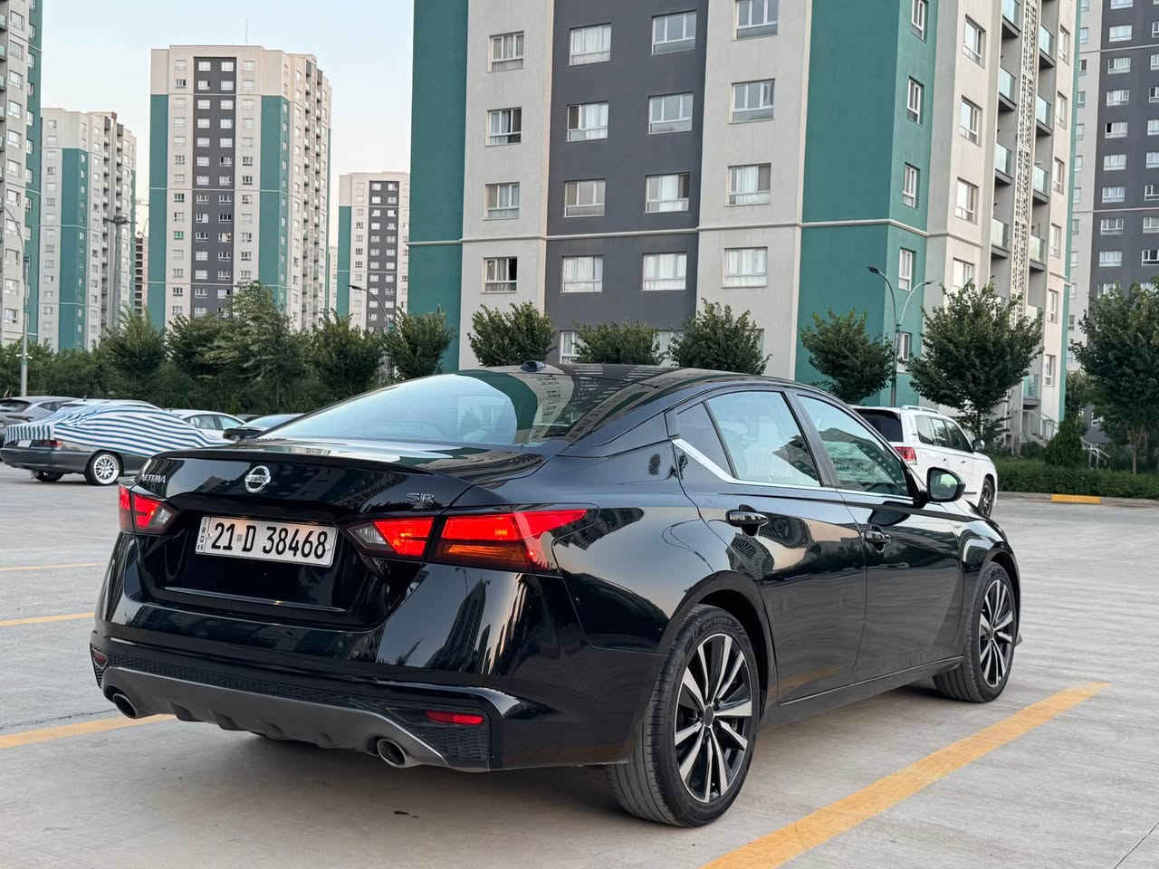 Nissan Altima SR
*********** لە سلێمانیم ڕەقەم شانسی 1N4BL4CV5KC125145
مۆدێلی 2019 مواسەفاتی SR  بە کلین داخل بووە لێرە دوو دەرگای تەنها پەمپ کراوە - سێ ڕادار - کامێرا - خەتی جادە- کروز کۆنتڕۆڵ - شەفتی سەر سوکان-شەغال - لایتی بیلاد زینۆن - دەسکی دەرگا بەسمە - تەحەکوماتی سەر سوکان - ویلی 18 ئینج - گێڕ و مەکینەو کارەبای بەشەرت نرخی 135 گەلاو مەجالێکی کەم السليمانية, العراق
