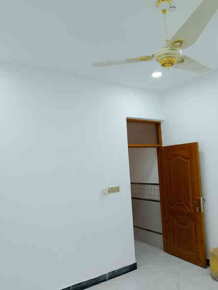 مشتمل للبيع مجمع الحليم الفرع السادس يحتوي على غرفتين نوم وثلاث حمامات واستقبال المساحة80مترالسعر 115قابل لل تفاوض الاستفسار ***********
