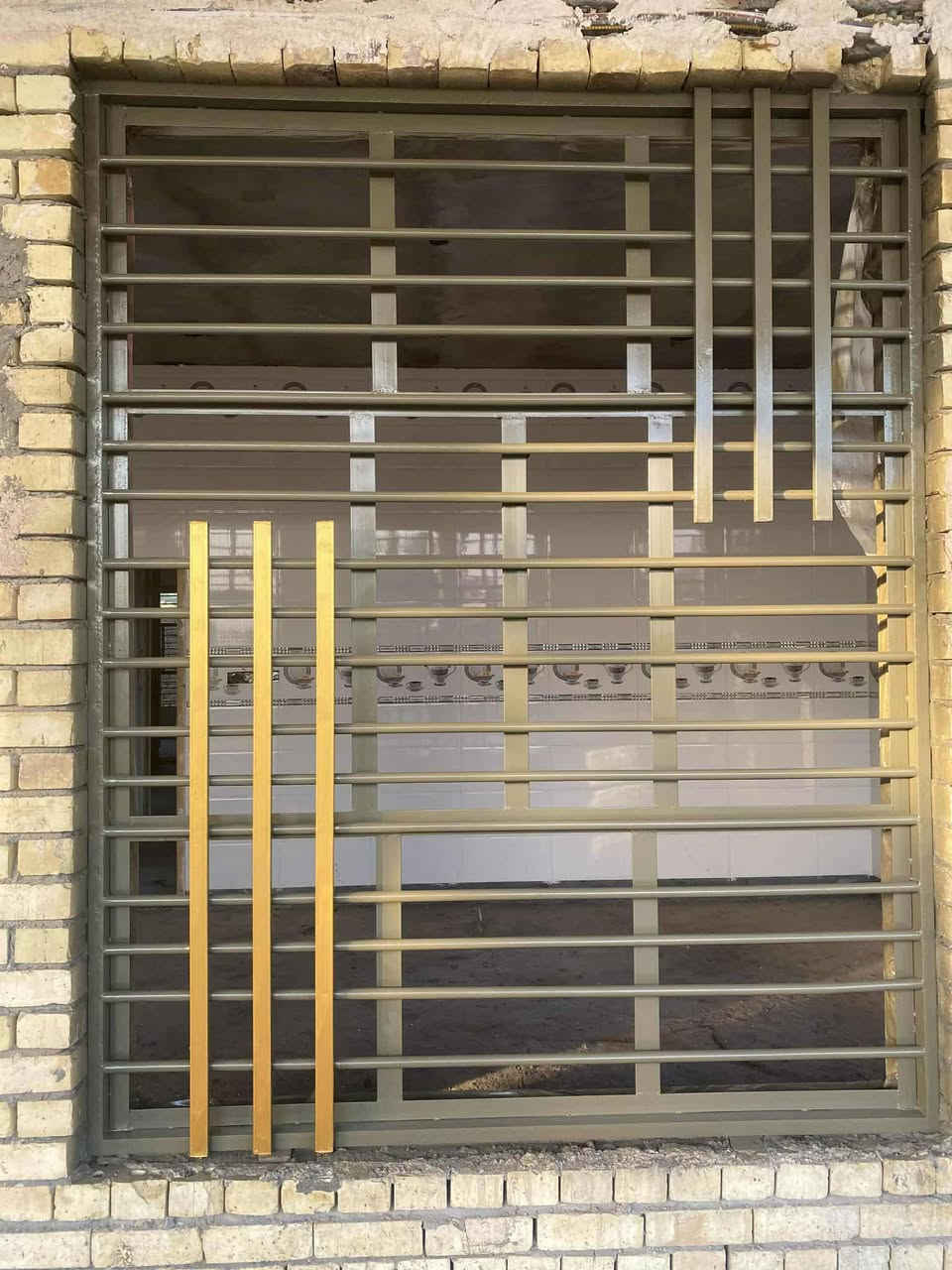 صباغ ابواب وشبابيك بأسعار مناسبه ***********
