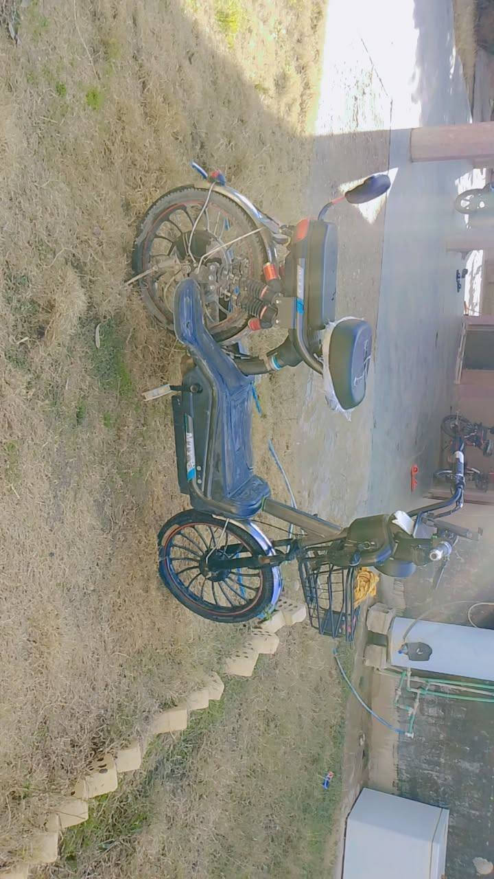 سلام عليكم عندي بايسكل  شحن نضافةفول السعر 300الف وبي مجال مكاني قرتبة المرحلين هاذة رقمي ***********
