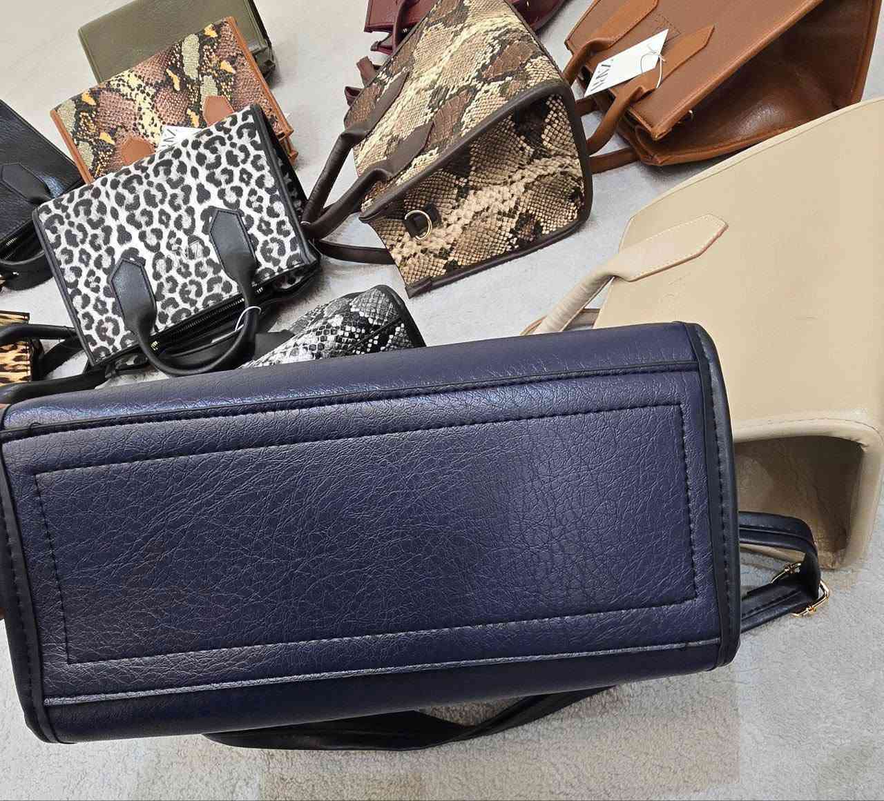 كوالتي 💯
العرض ↔️ 28
الاوتفاع ↕️ 18

https://t.me/lulubagsstyleرابط قناة 
متوفر جمله


**إذا كنت صاحب هذا الإعلان وتريد حذفه لأي سبب، رجاءا أرسل رسالة إلى الدعم الفني**