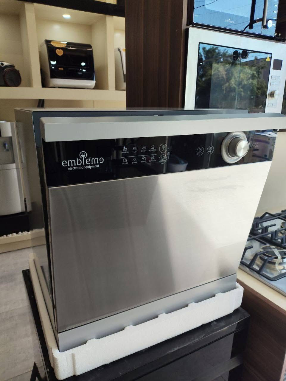 غسالة صحون منضدية + بلت ان حديثة من شركة امبليوم - Embleme 

تقليص في المساحة مع سعة غسل كبيرة

🔺️ ٢ سلات مع ٢ مرشات 
🔺لوحة تحكم LED تعمل باللمس
🔺برامج تنظيف متعددة تشمل غسل الصحون والاواني وتنظيف الفواكه
🔺 خاصية تعقيم بالاشعة فوق البنفسجية وتجفيف بالهواء الحار 
🔺قدرة 1360-1610w
🔺حوض داخلي ستانلس ستيل 
🔺الالوان (اسود، سلفر)
🔺هيتر داخلي لتسخين الماء
🔺الابعاد ( عرض 55cm، عمق 50cm سم، ارتفاع 59cm)

🔺ضمان سنة من تاريخ الشراء 🔺

‎ يوجد توصيل  لجميع المحافظات 🔺
‎
للحجز والاستفسار يرجى مراسلة الصفحة 📲📲

سعره 430 الف وتوصيل مجاني🚕🚕


**إذا كنت صاحب هذا الإعلان وتريد حذفه لأي سبب، رجاءا أرسل رسالة إلى الدعم الفني**
