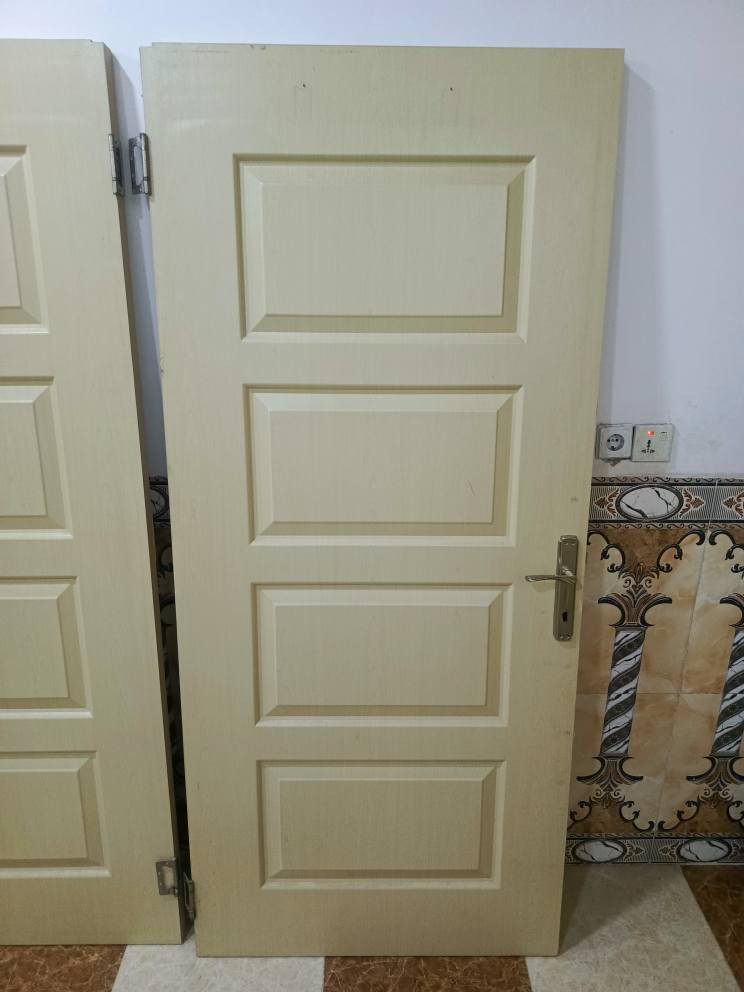 ابوب خشبيه تركي مستعمل شهرين فقط ماخذين الواحد 140 دولار هسه اريد الباب 60 الف كامله بس أشده عدد 3 
الطول مترين و4 سانتي العرض 90 من عده جرجوبه رقم الهاتف ***********

 أبواب خشبية داخلية ذات تصميم كلاسيكي بأربعة ألواح، مزودة بمقابض ومفصلات معدنية، ومغطاة بقشرة خشبية خفيفة اللون مثل الرماد أو البلوط. كركوك, العراق
