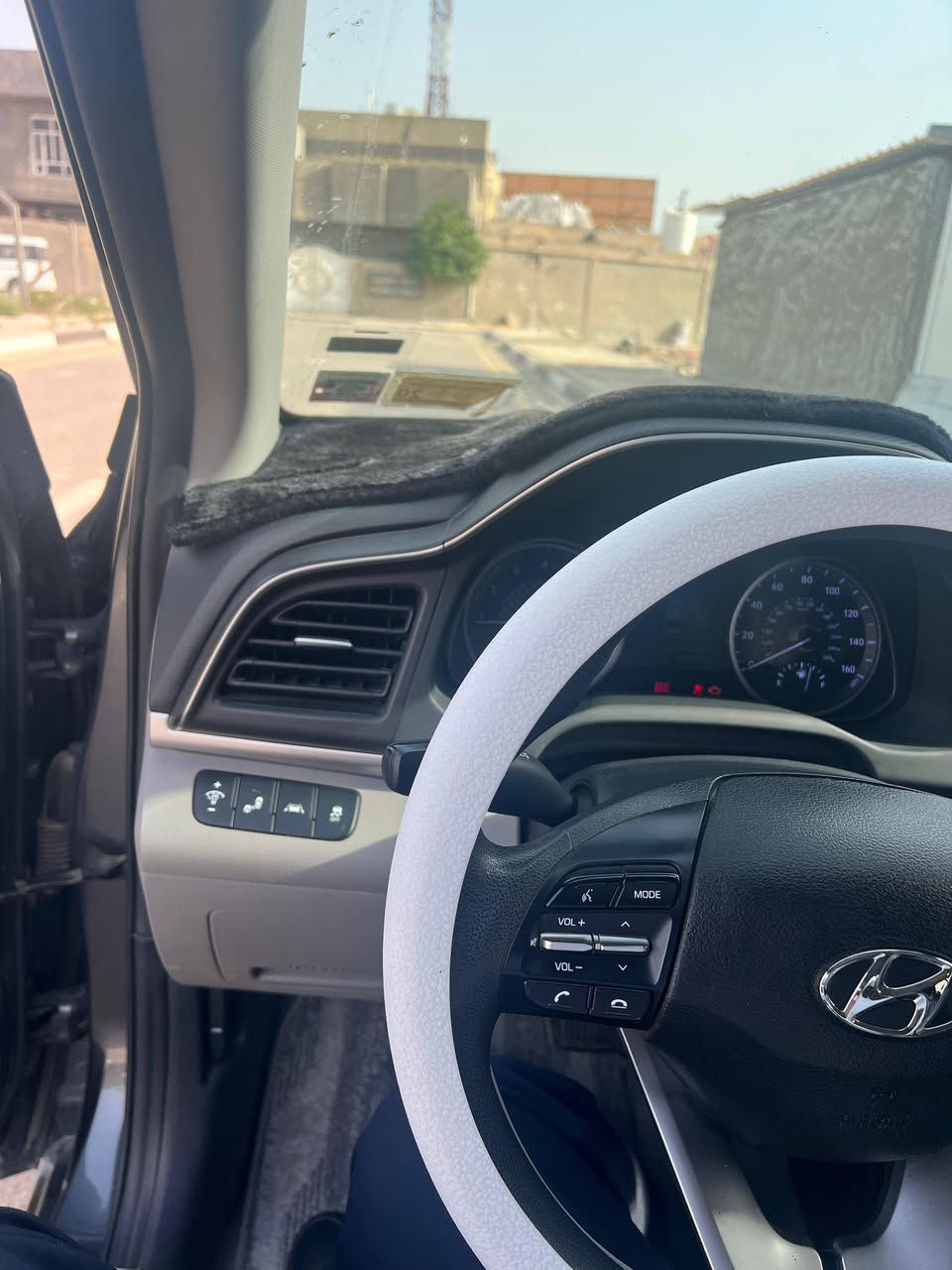 النترا 20للبيع كير مكينه مكفول حادث فقط بنيد مبدل بدون دواخل وبدون شاصي  ولا لغد فقط خشم البنيد  نص موصفات *********** رقم اربيل دولي جديد بسم ولد صاحبي  كربلاء طويريج
