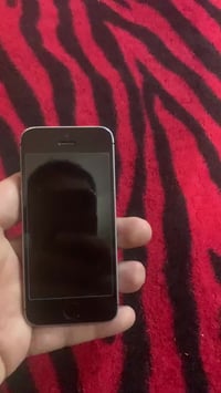 ايفون اس اي • للبيع