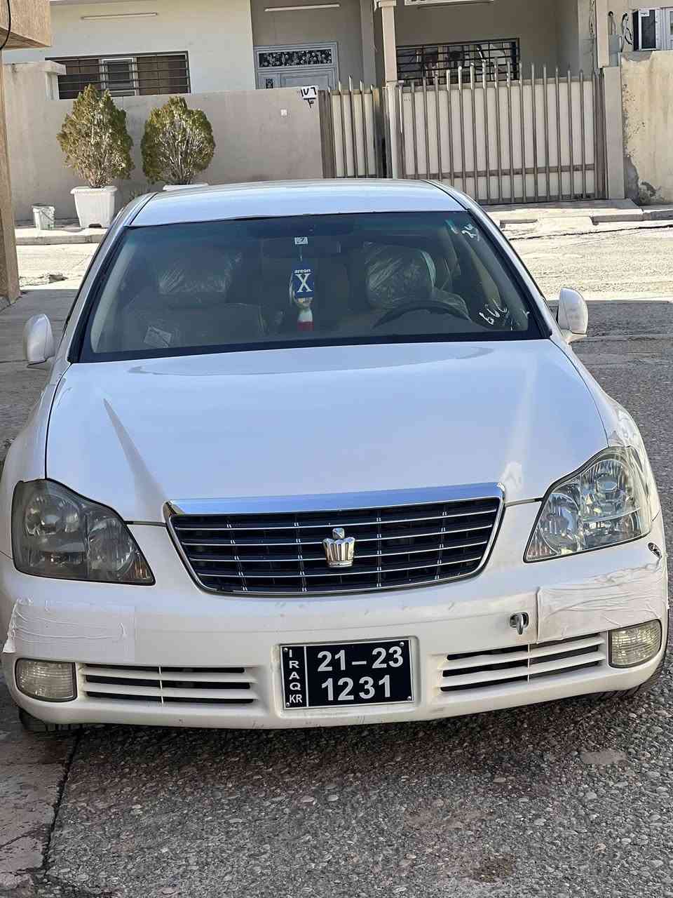 شاهینە٢٠٠٦
بڕاوە بڕاوە
 ١٨٠ گێر گەورە 
٢ دووگمەی باسم ڕاساسی 
٥ بەسمە 
لایت ناوچە کوێر 
 گێڕ و مەکینەی بە شەرت بێ دووکەڵ 
نموونە لە جوانی   
ناو زارد 
تازە داخل 
یک دینار ماسرفی تیانیا
شوێن چەمچەماڵ
٤٨گاو ماجالێ برایەن
***********
