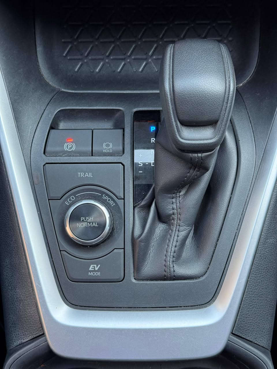 تويوتا راف فور 2020
صنف xle اعلى مواصفات
لون لؤلؤي مميز

تحدي بنظافتها

جمرك جديد لم تستخدم بالمملكه

بسعر حرررق
وارد امريكي

دفع رباعي 4×4

بسعر مغري

عداد قليل اصلي 60 الف

اقتصاديه جدا 380 كيلو بالتنكه

3 انضمه قياده NORMAL +SPORT +ECO 

جير توب ترونك + اتوماتيك

فحص كامل 7 جيد

فتحه سقف 3 حركات

 كاميرات اماميه و خلفيه

شاشه نفجيشن خرائط كبيره 

كراسي كهرباء مدفيه 

غرفه جلد اسود نظيفه جدا

شاحن وايرلس

رادار امامي و خلفي مفعل
مانع تصادم

تحديد مسارب
حساسات اصطفاف ذكي امامي وخلفي 

تحكم كامل بصمه

حساسات Bsm للتجاوز الخاطئ

تحديد مسارب
مكيف منفصل امامي وخلفي

جميع الاضويه full led 

جنطات المنيوم اصليه

ثلاجه وسط 

جهاز إنذار اصلي ضد السرقه

اضائه ترحيبيه

هاند بريك كهربا

اضويه انفاق

واضافات كثيره

كوشوك جديد نخب

غيار زيوت وفلاتر وبواجي  جديد

كاش او اقساط على سنه

مطلوب ،22300 دينار

افحص وين مابدك

للاتصال ٠٧٩٥٥٨١٢٨٣


**إذا كنت صاحب هذا الإعلان وتريد حذفه لأي سبب، رجاءا أرسل رسالة إلى الدعم الفني**