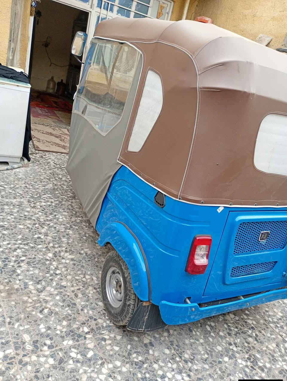 سلام عليكم تكتك موديل 22شهر 8 مكفول من كلشي السعره 6و800 بغداد رقم انكليزي تحويل ثاني يوم بسمي رقم ***********
