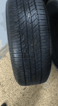 تايرات ياباني للبيع السعر 250 بي مجال   الهاتف 07882953948