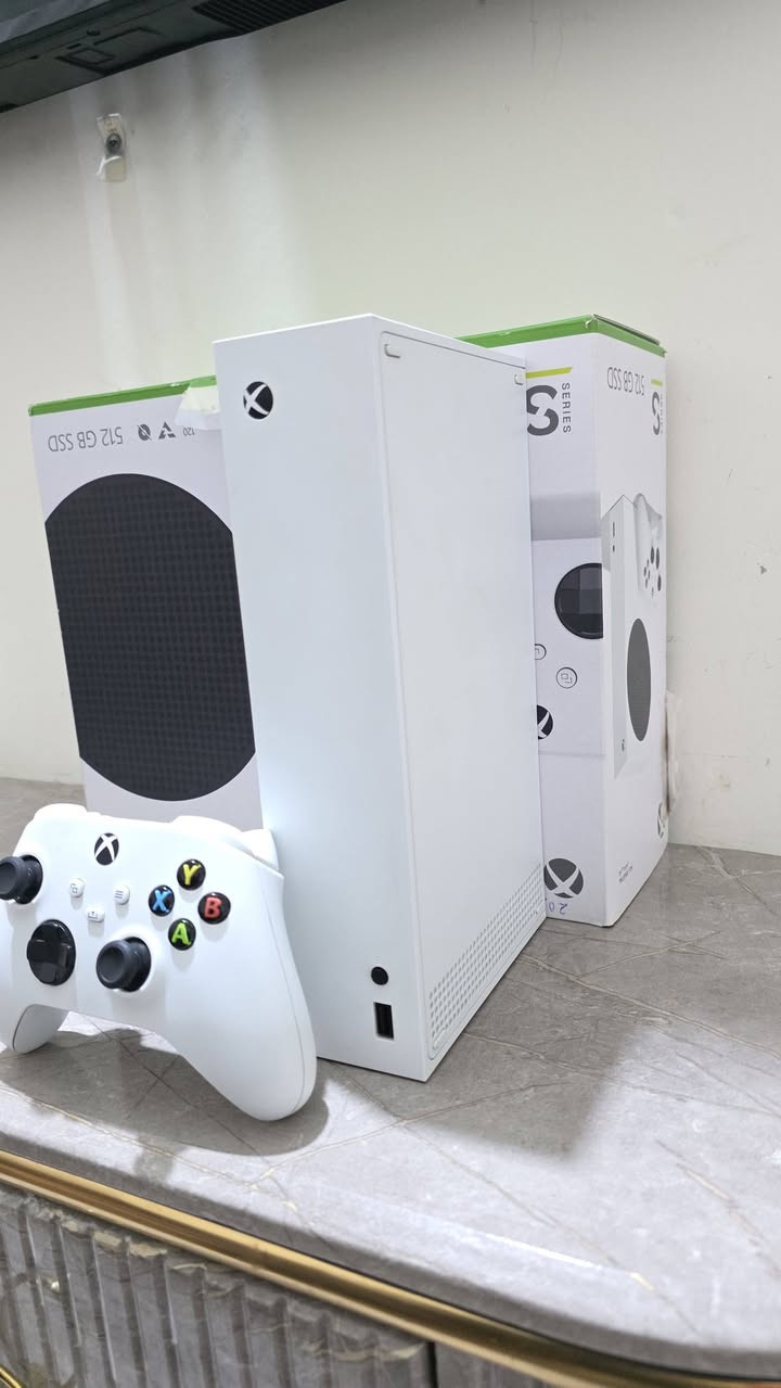 اكس بوكس سيريس اس اصدار 2023جهاز بعده  جديد يحتوي على كيم باص لمدة شهر ويحتوي على كارتون وجوستك بلادي شرط الفحص والضمان ومجموعة العاب هم بي جهاز راحت بالك السعر 365وبي مجال للطيبين توصيل جميع المحافظات متوفر ***********
