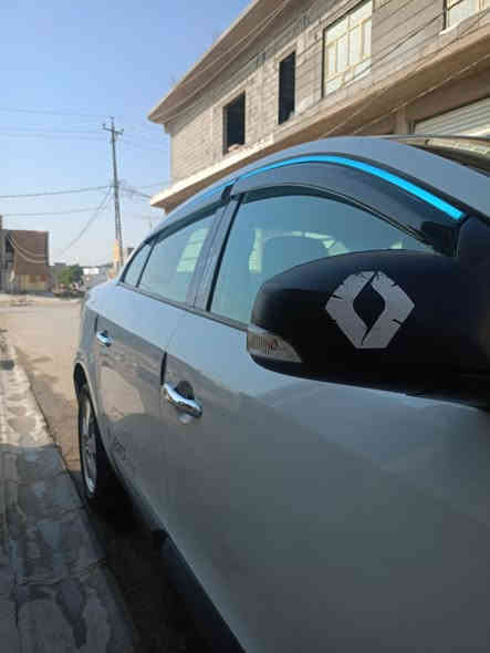 السلام عليكم 
سياره رينو فلونس م 2013 مكفولة كفاله عامه ماشيه 100
سويج عدد ثنين كتلوك الشركه استلام شركه سياره محرك 1600 قبغ أصفر اقتصادي لايت زنون اصلي بلوجكتر زنون تخم تاير جديد سياره جديده بمعنه كلمه تبريد ثلج تدفئه تنته كنتاره غرفته جديده سياره مال جناي السعر 75 وبيه مجال قليل جدا 
الرقم/ ***********
