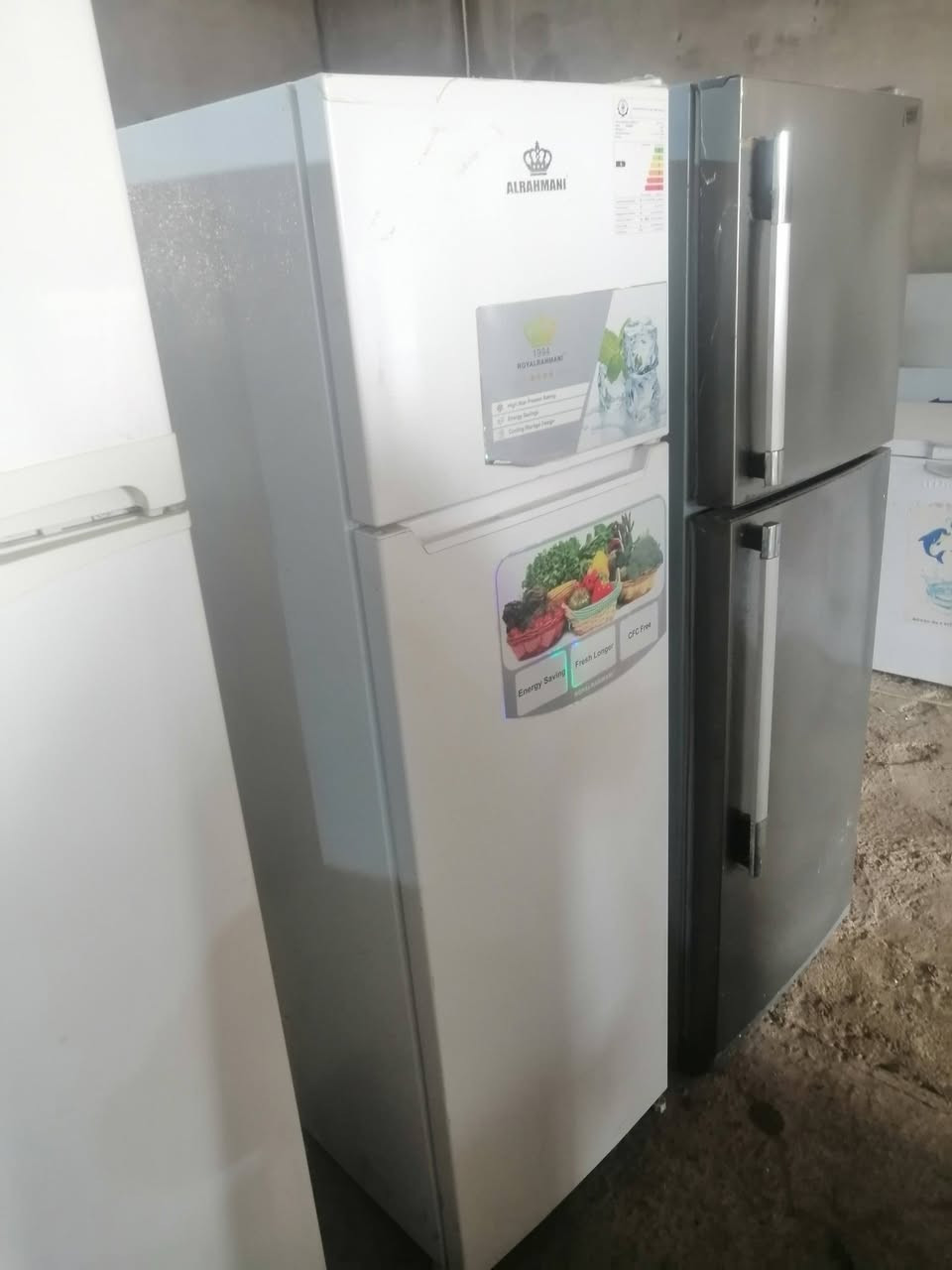 تلاجة للبيع و نظيف ضمان 10 يوم حجم 14 قدم عنوان محل بيوار شنكالي مخيم كبرتو تابع دهوك رقم واتساب *********** 📞 *********** وتساب
