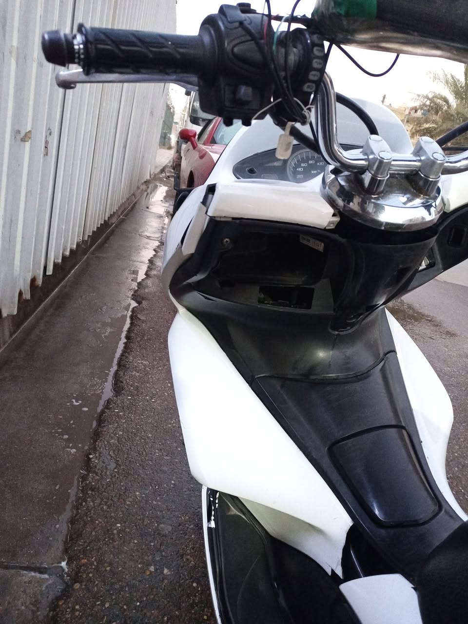 سلام عليكم دراجه بيسي اكس جيل اول ياباني  محرك 150 مديل 2017 مكفوله كفاله عامه  بيها ملاحضات بسيطه  جنكال مال قفل صندوك ومال بانزين مشتري جديد بس يحتاج شد  للبيع مستعجل عليها  سعر 800 مكاني بغداد 
***********
