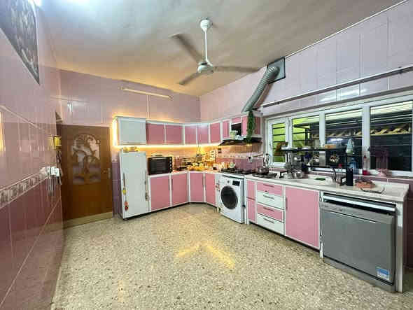 #دارللــبـيــع  طــابــو صــرف  بأسم شخص واحد

#مسـاحـة200متر  واجهــة 10 ✅  نــزال  20

#مـوقــع كركوك واحد حزيران خلف السايدين الرئيسي وقرب جامع الغفران 
               🔴الدار خالي من السكن استلام مباشر 🔴
#محــتويات الــدار✅  طــابـق ١ 

كراج حديقه استقبال مطبخ هول غرفة نوم ٢ صحيات ارضيه سيراميك 

#الســعر148مليون مع مجال قابل للتفاوض مع صاحب العقار مباشر

🔴 1- التعامل يكون مع صاحب العقار الشرعي حصراً
2- المكتب  وسيط بين الطرفين ولحفظ الأجرأات القانونية والتأكد من صحة العقار قبل تسليم اي مبلغ بأشراف قانوني

للأستفسار ✅مراجعة مكتب الاسياد للعقار 🔔

📍عنوان المكتب كركوك واحد حزيران قرب تقاطع الحصو ورمل 
                 للأتصال ***********📱

                             ***********📱

✅نستقبل جميع عروضاتكم السكنيه والتجاريه في كركوك 💯والترويج لها عبر الصفحه الخاصة بل مكتب
                  مكتب  الاسياد للعقار 
للأستثمار والتطوير العقاري 💯 معنا نحو الأفضل

https://www.facebook.com/profile.php?id=100063971986106&mibextid=ZbWKwL
