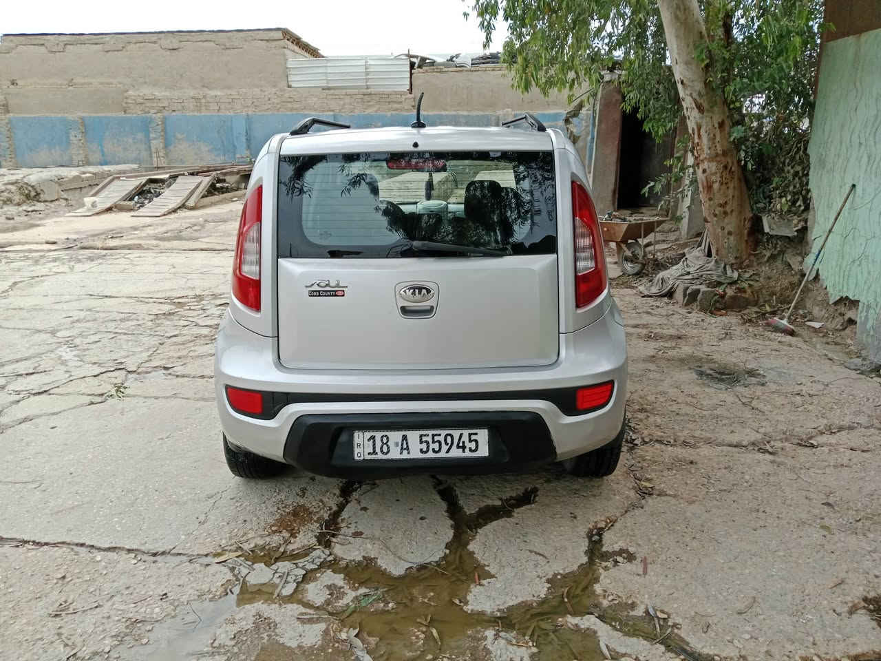 السلام عليكم للبيع كيا صول موديل 2013 سياره جاهزة كير مكينه تبريد حداديه كله جاهزة سنويه جديده اوهزه جديده بيه صبغ مكانات بسيطة مكينه 2000 دوش مكانه حله الاتصال ***********
