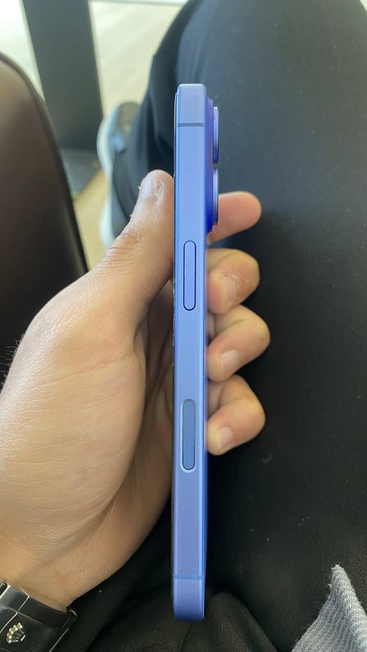 السلام عليكم ايفون 16 عادي ذاكرة 128 بطارية 91 سعر 860 الف وبيه مجال ***********
