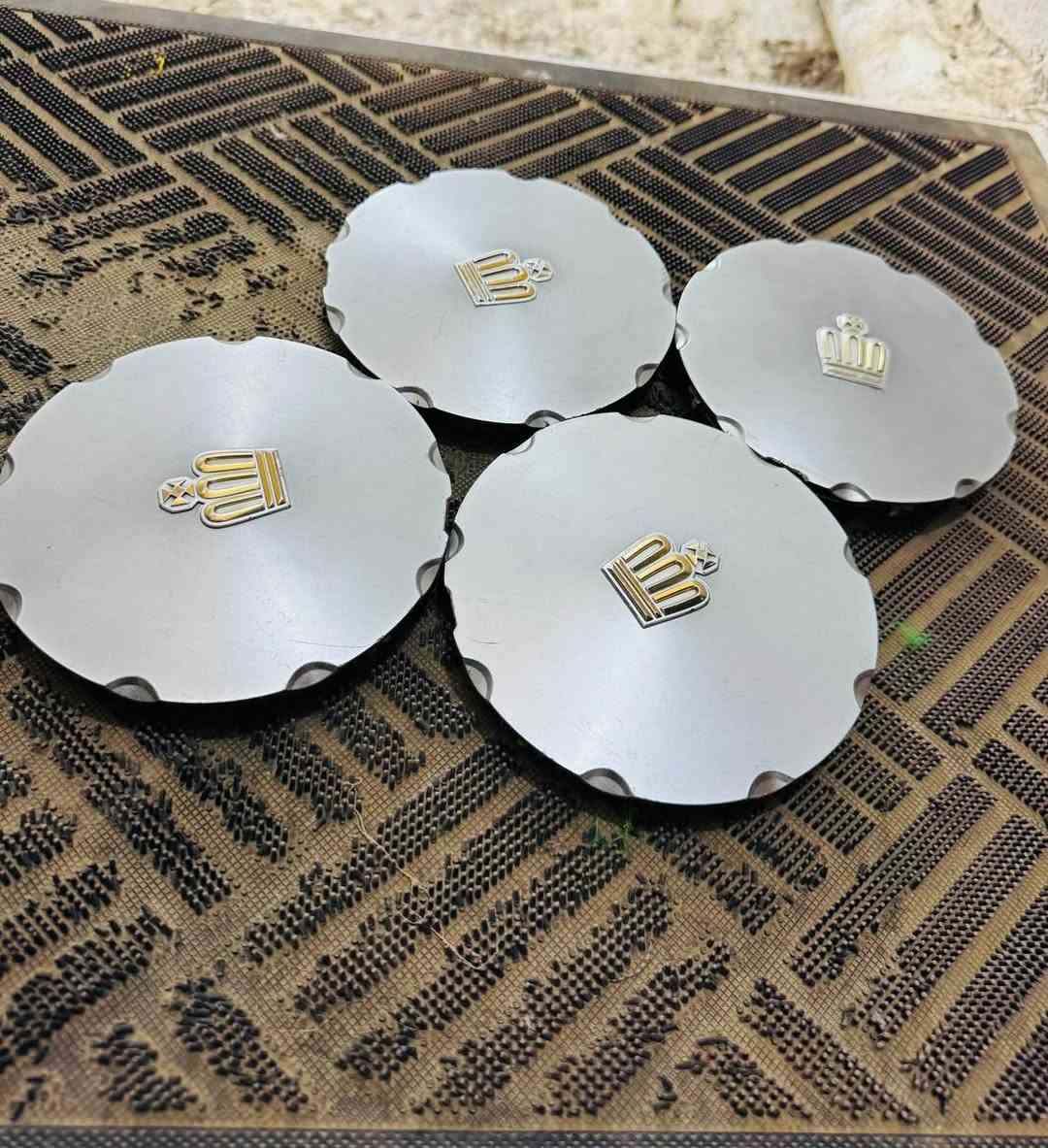 بك لايت شاهينه ابو عيون للبيع السعر ١٢٥ 
كبات ويل نجمه اصليات نفطيات جدد السعر ٨٠ 
مكاني النجف كوفه ***********
