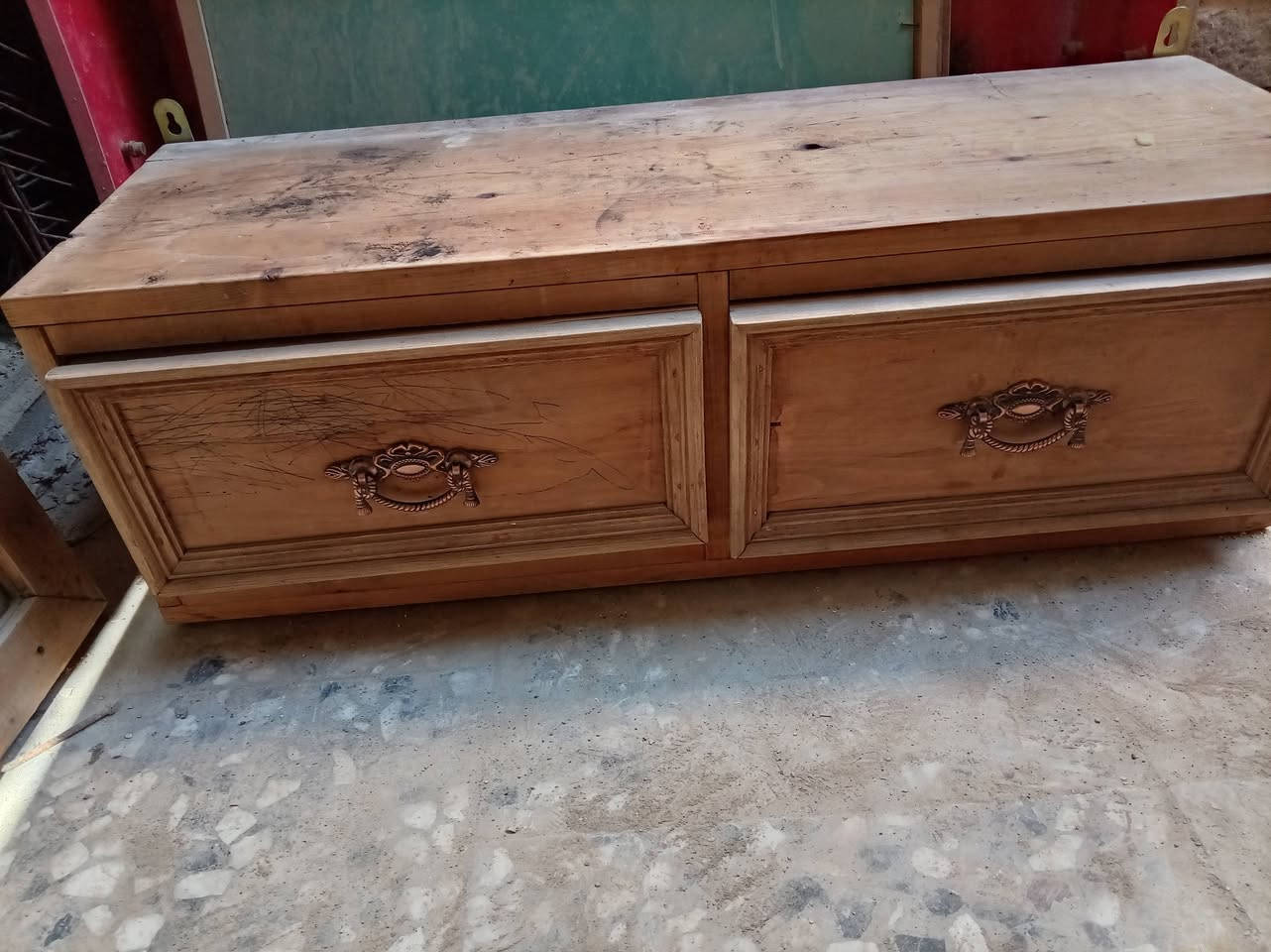 ***********  مري ٣ نفس الشكل مرايه أكبر عارضات ثنين كاملات وسبلت
