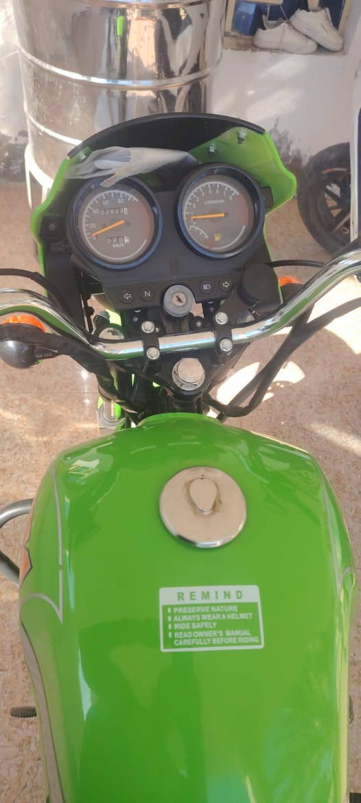 السلام عليكم دايون موديل 23 مكفوله ماشيه 2000  محرك 200  مكان ديالى شهربان سعر ب 1325 وبيه مجال ***********
