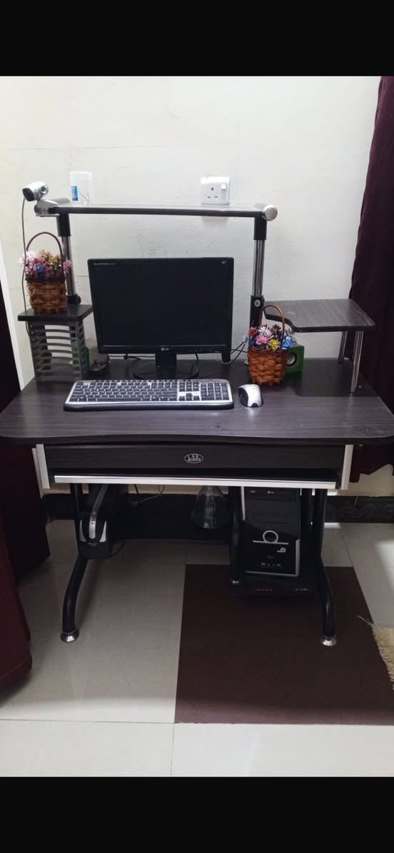 عندي هاي ال pc محدثها وندوز 7 غراضها كامله رايدها ب١٠٠ الانبار الخالديه
***********
