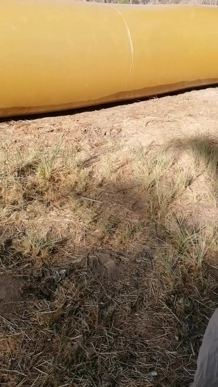 كاروضة للبيع نظيفة حجم كبير وحديد ثقيل جاهزة للعمل الرقم ***********
