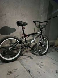 بايسكل BMX GT البايسكل نضيف مامستخدمة هواي السعر٢٥٠ الف بي مجال حك الج...