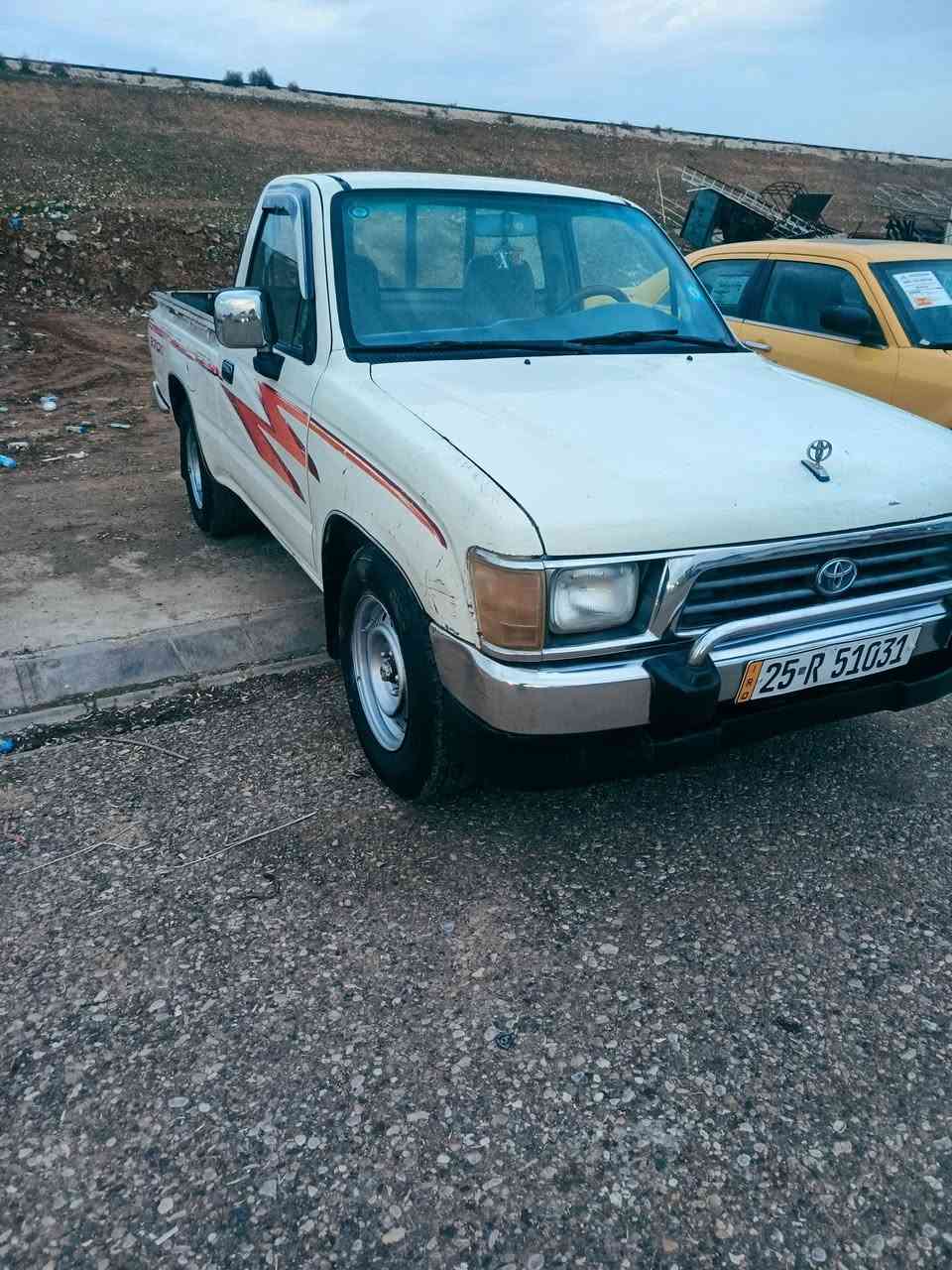 السلام عليكم هايلوكس بيكم موديل ،99 للبيع السيارة مال جناي بسمي مال بيت السيارة بيها طخه من جهه السكن مبدل بيها جامرلغ وبنيد بدون شاصي والگشر شوف العين  والمحرك بي بدايه تنقيص رقم كركوك دولي سنوي لل 30 +كود بانزين السعر 72وبيها مجال للشراي ⁦:⁠-⁠)⁩رقم ال***********⁦:⁠-⁠(⁩ مكاني كركوك
