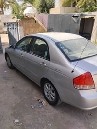 موديل ٢٠٠٩ • محرك ٢٠٠٠ • رقم ديالى