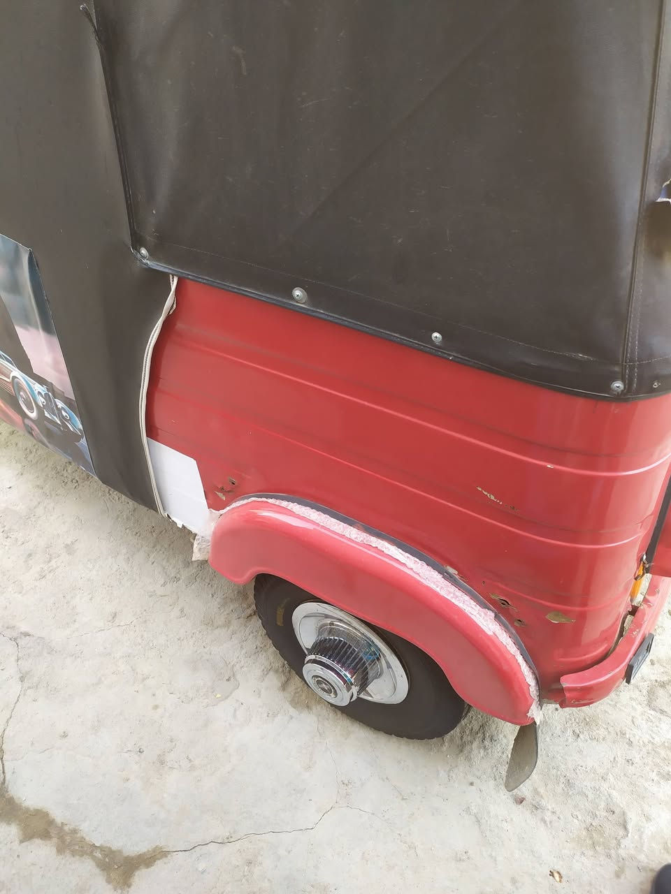 تكتك للبيع موديل 18صولي اوراق السعر 3100 وبيه مجال نوع لتكتك زيل الستفسار *********** ول لمحرك بجاج
