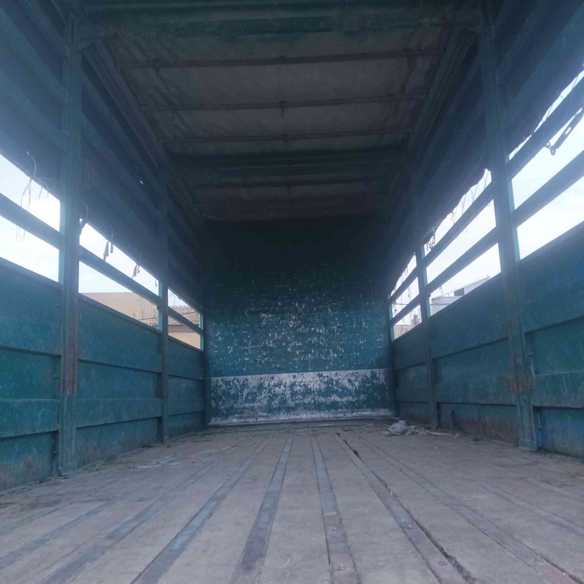 السلام عليكم بدي البيع مال اكتروز الطول47الرتفاع مترتين 88 العرض مترتين ونص يشيل سبعات الاتصال على الرقم
***********
