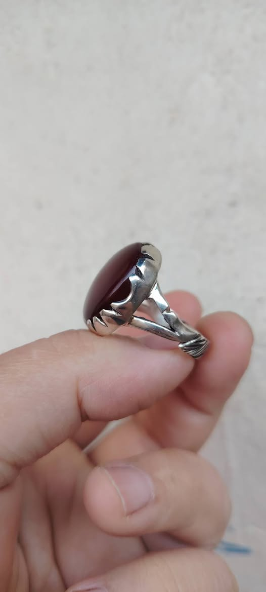 عقيق يماني كرز الكرز نخب اول خامه درجة أولى صياغه يدويه الفضه 925 قطعه واحد على واحد
جميله جدا جدا السعر خاص


**إذا كنت صاحب هذا الإعلان وتريد حذفه لأي سبب، رجاءا أرسل رسالة إلى الدعم الفني**