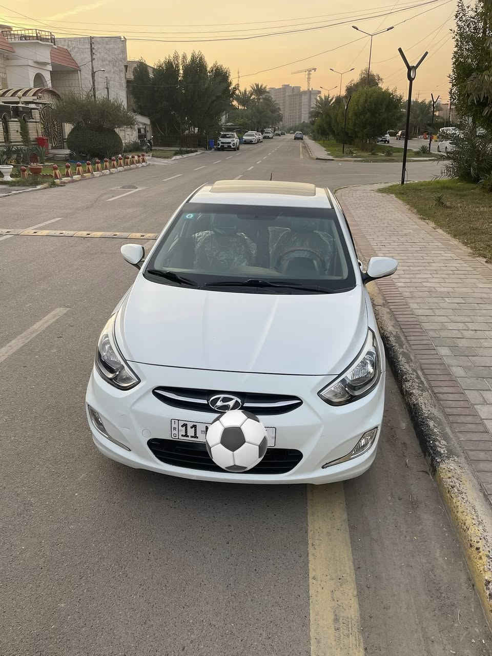 السلام عليكم
هونداي اكسنت خليجية فول مواصفات 1/1 موديل 2016 مكفولة كفاله عاااامه من  الضربة والصبغ والتبديل
عدا  فعصه موضحه داخل المنشور 

رقم بغداد الانكليزي لوحات جديده بأسمي 
سياره كلشي مناقصه جدا نظيفه امانه 

-كير محرك بلاديات ممفتوحات كفاله
-حجم 1600 دوش قطرتين المرغوبه 
-كير اوتماتيك
-نظام Eco 
-لدات زنون  حاجب 
-تبربد +تدفئه شغالات فول 
-صدر جديد تخم تاير جديد
-فتحة سقف سلايد روف
-شاشة كامرة 
- اشاير بالمري 
-داخل لونين بيجي واسود

السعر:-123 $ بيه مجال

العنوان :-بغداد الحريه دور نواب الضباط

 الرقم :- ***********
