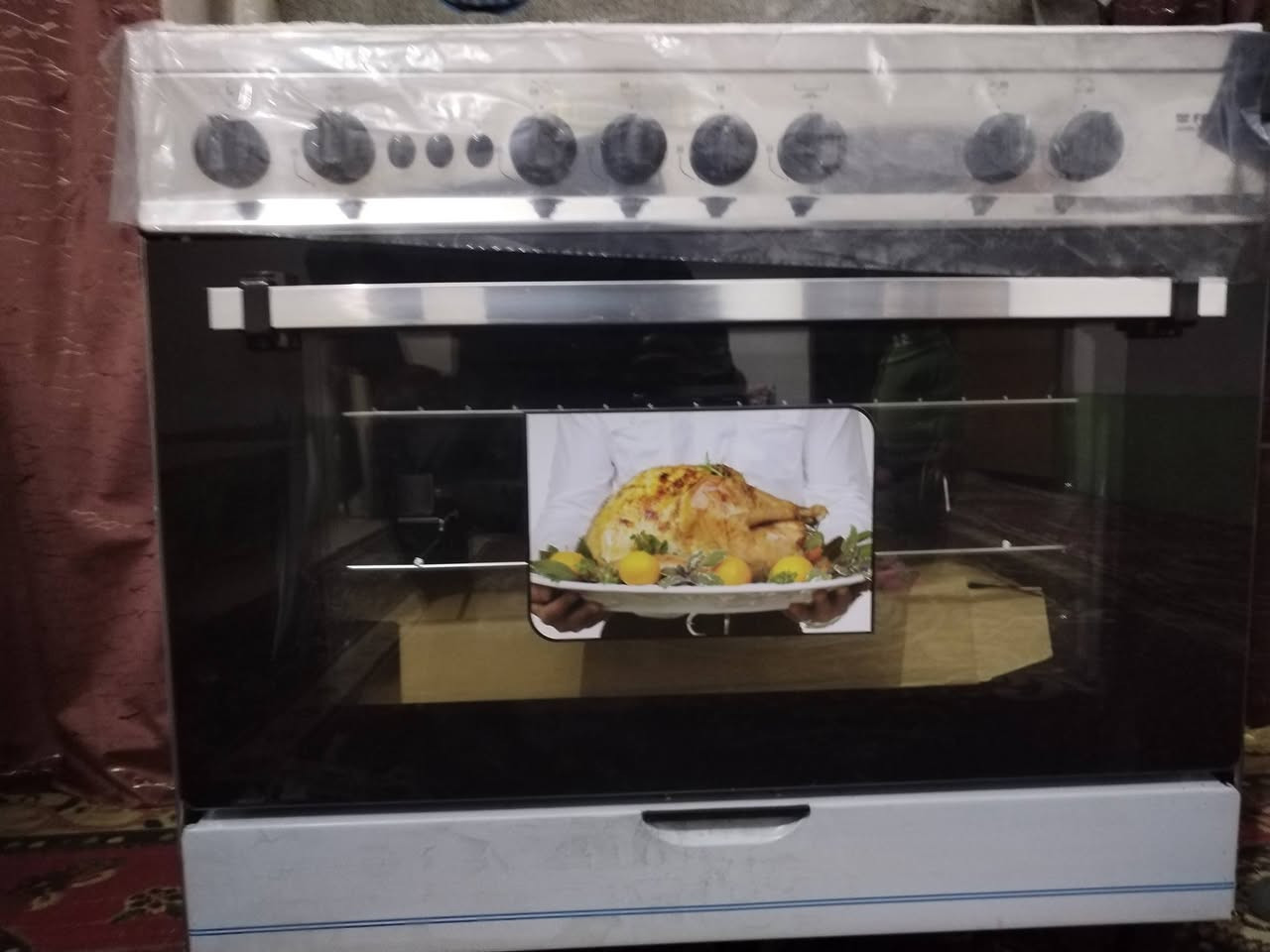 سلام عليكم طباخ جديد للبيع مامستعمل ابد
مكان حله السعر 500  وبي مجال قليل  اتصل ***********
